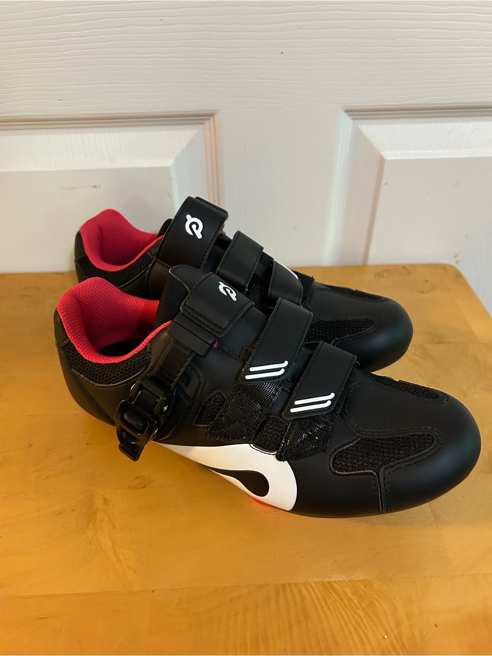 Peloton cycling shoes with Lock Delta cleat system, EU size 40 (US 8.5-9)
